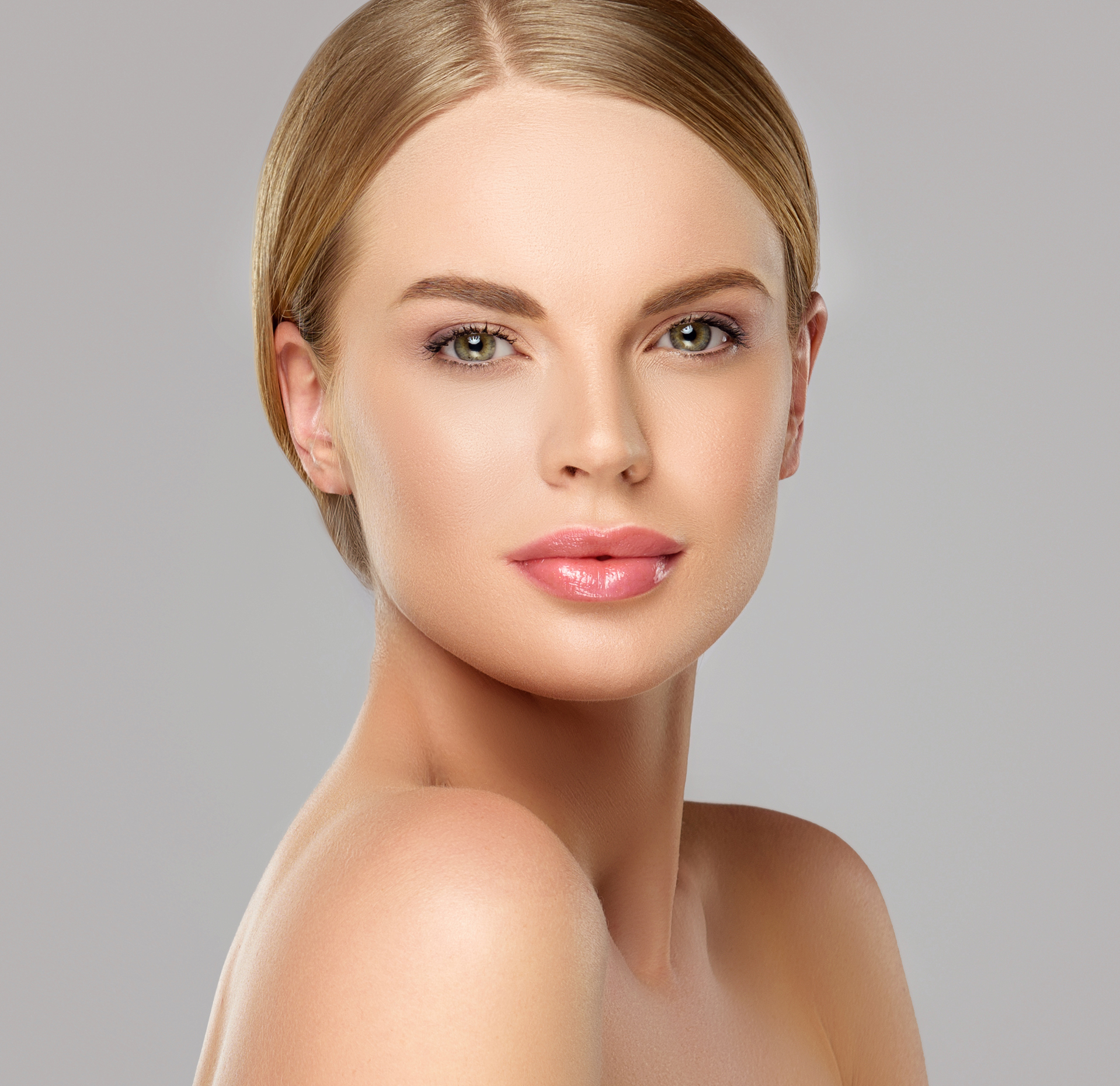 Woman with clear skin, posing